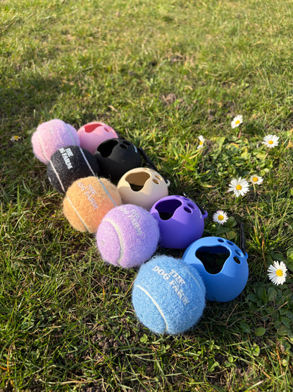 Lila tennisbal met pieper